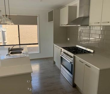 Low Maintenance Family Home! - Photo 5