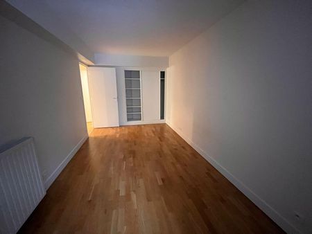 location Appartement T2 DE 57.1m² À PARIS 15 - Photo 2