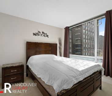 Condo in Downtown Vancouver, BC - Photo 6