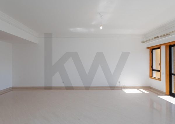 Apartamento T4 em Lisboa
