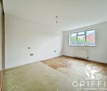 Noak Hill Road, Billericay, CM12 - Photo 3