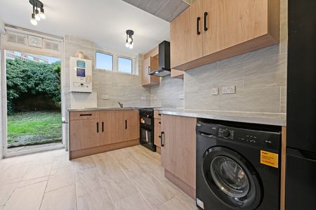 2 Bed Flat, Uxbridge Road, W12 - Photo 4