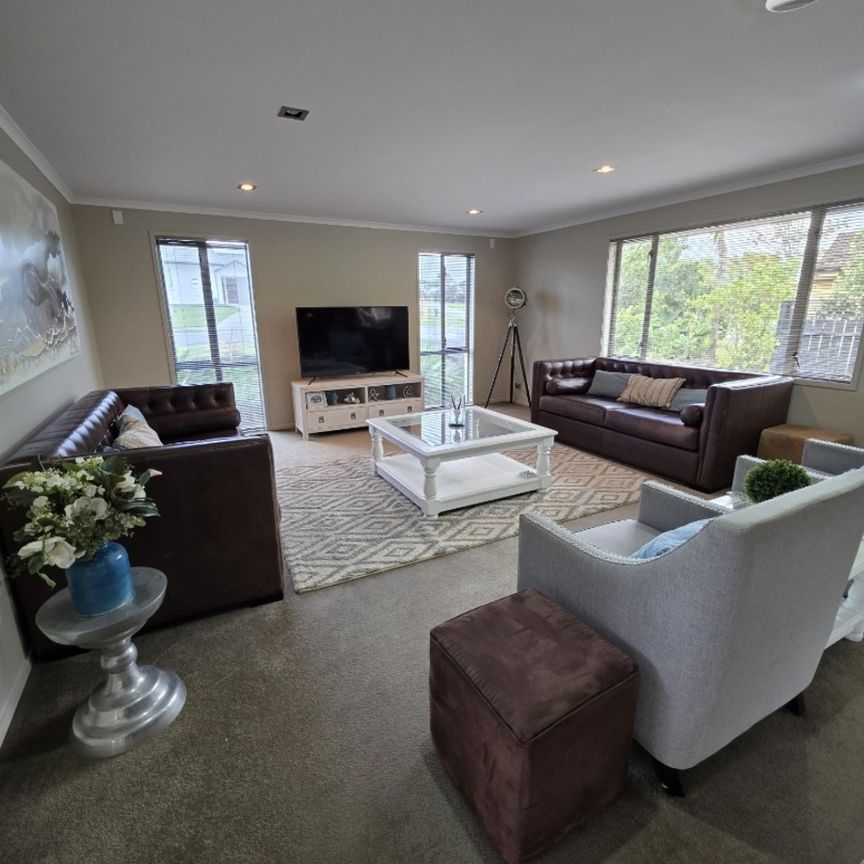 SPACIOUS FOUR-BEDROOM HOME WITH AMPLE PARKING - Photo 1