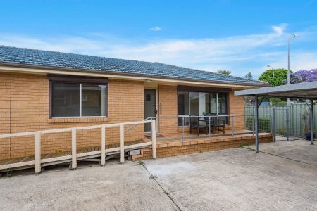 2/12 Cleverdon Crescent, Figtree. - Photo 2