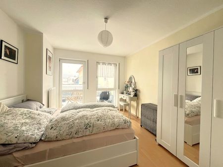 Schöne 2-Zimmer-Wohnung mit Sonnenbalkon & TG-Stellplatz in attraktiver Wohnlage von Lauf zur Miete - Photo 3