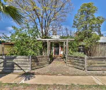 SIMPLE IS BEST - Photo 1