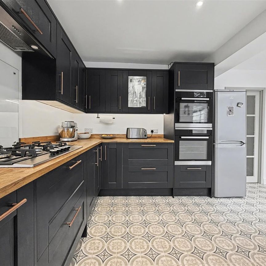 Elm View, Midsomer Norton, Radstock - Photo 1