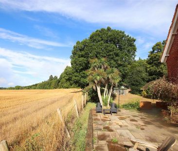 3 bedroom detached house to rent - Photo 3