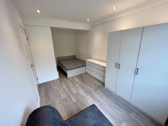 4 Bed Terraced House, Eltham Green Road Kidbrook Village, SE9 - Photo 1