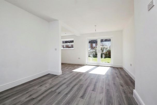 3 bedroom property to rent - Photo 1