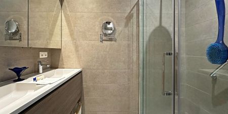 Appartement te huur in 's Gravenwezel voor € 1.135 met 2 slaapkamers - Photo 2