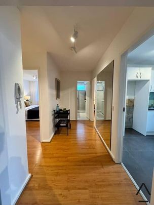 Effortless & calm in Hawthorn’s heart of locations - Photo 1