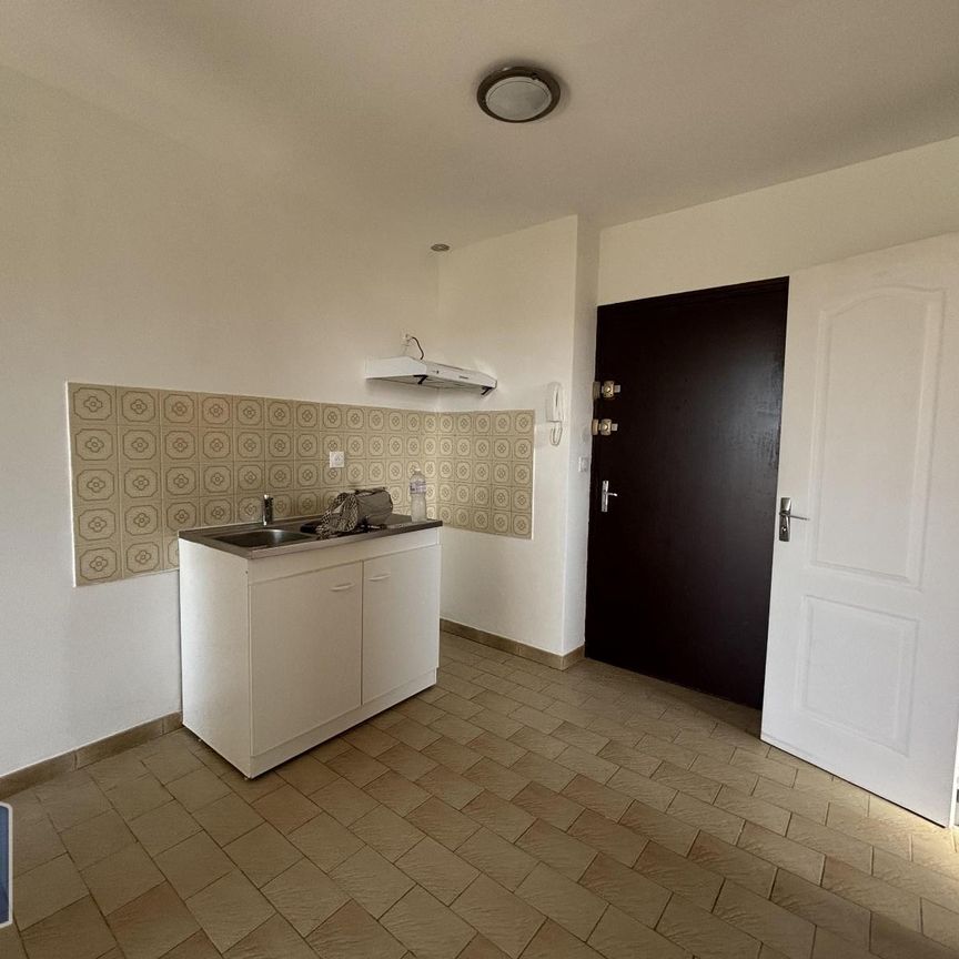 Location Appartement 1 pièce 26m² MARIGNANE 13700 - Photo 1