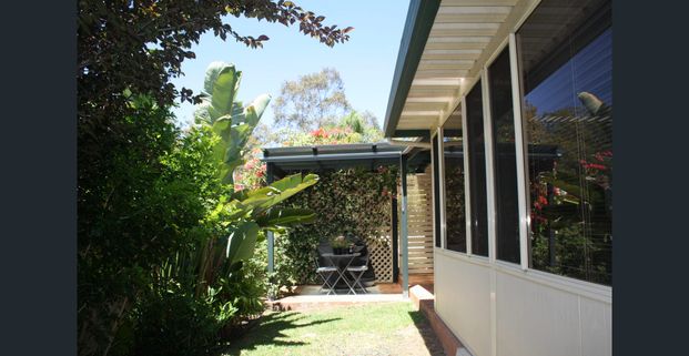 Light & Airy - Photo 1