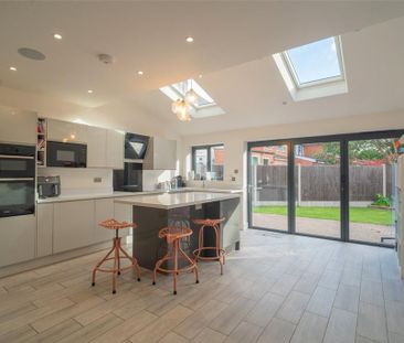 3 bedroom semi-detached house to rent - Photo 1