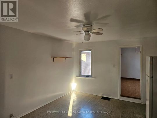 2 - 68 SPADINA AVENUE - Photo 1
