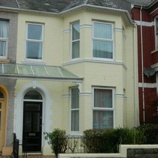 1 bedroom available - Photo 3