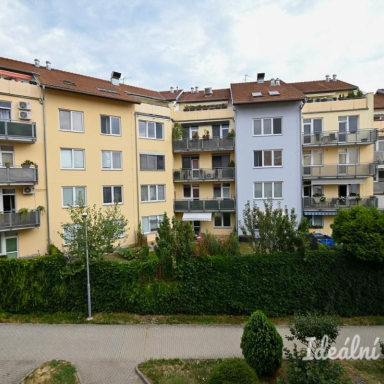 Pronájem bytu 2+kk 46 m2 - Fotografie 1