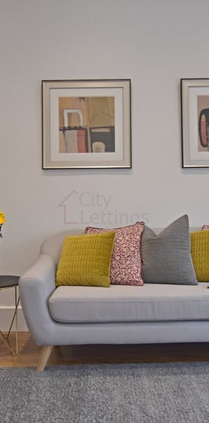 1 Bedroom Ground Floor Flat - Photo 1