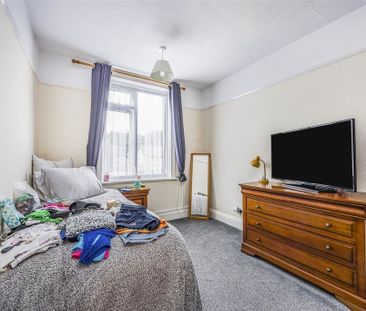 Alder Road, Poole - Photo 2