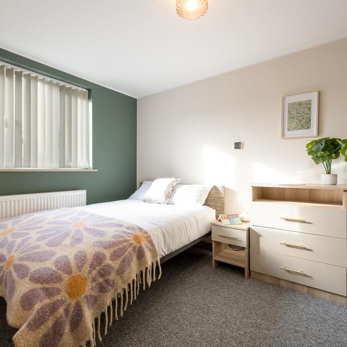 1 bedroom in a house share to rent - Photo 1