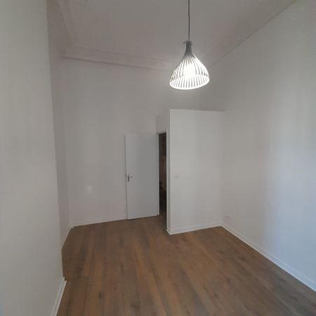 Appartement 2 pièces 50m2 MARSEILLE 2EME 780 euros - Photo 3