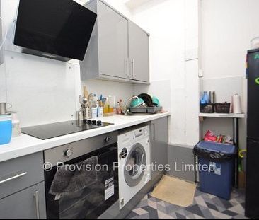 2 Bedroom Flats in Hyde Park - Photo 4