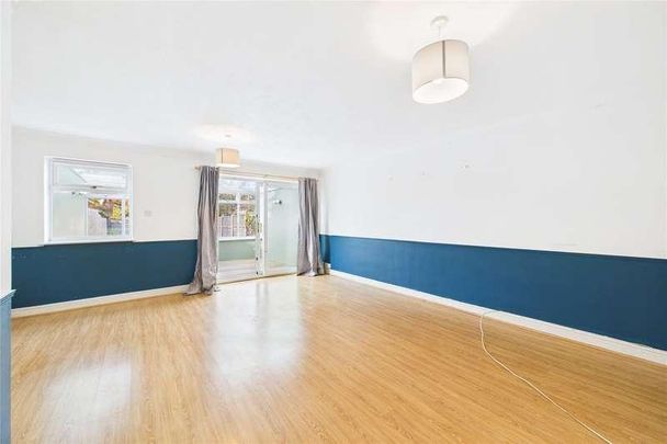 Inglewood Avenue, Camberley, Surrey, GU15 - Photo 1