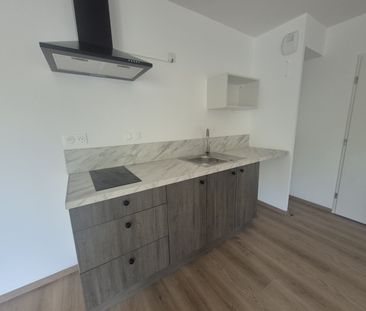 Location Appartement 2 pièces 45m² ARMENTIERES 59280 - Photo 3