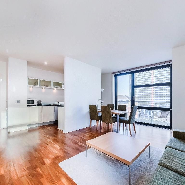 Discovery Dock West, South Quay, London, E14 - Photo 1