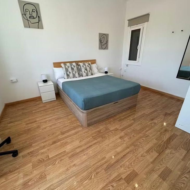 Carrer dOccident, L'Hospitalet de Llobregat, Catalonia - Photo 1