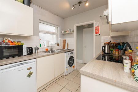 4 bedroom terraced house to rent - Photo 4