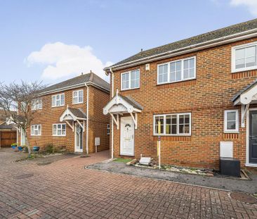 3 bedroom semi-detached house to rent - Photo 1