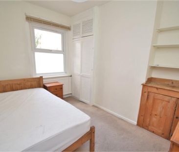 4 Bed Terraced House, Middle Street, SO14 - Photo 4