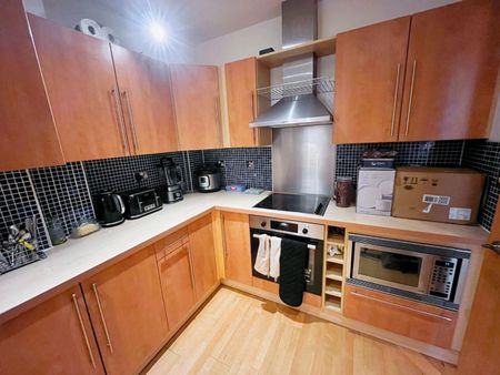 2 bedroom Flat To Let - Photo 5