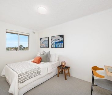 Willoughby - Photo 3