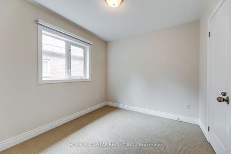 Detached Home For Lease | W8142368 - Photo 3