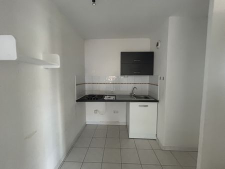 LUNEL VIEL - Appartement T2 de 48,08m² en rez de chaussée - Photo 2