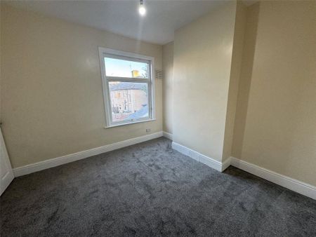3 bedroom terraced house to rent - Photo 4