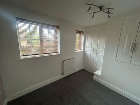 2 bedroom semi-detached house to rent - Photo 3