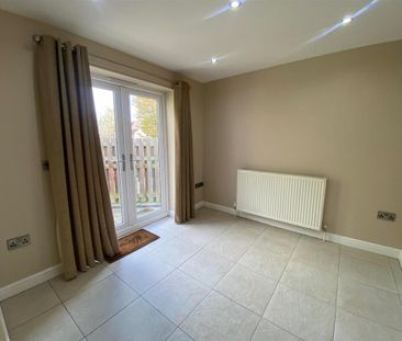 3 bedroom detached bungalow to rent - Photo 1