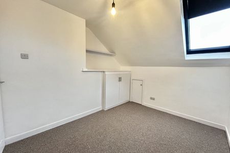 Grange Avenue - Photo 3