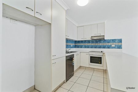 Beachfront Living in Surfers Paradise! - Photo 4