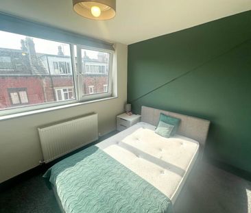 Spring Grove Walk (Room 4), Headingley, Leeds - Photo 6