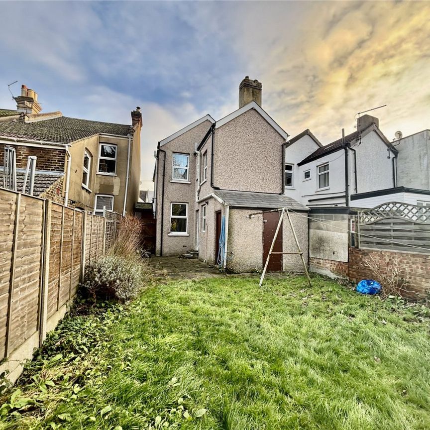 Clarence Crescent, DA14, Kent - Photo 1