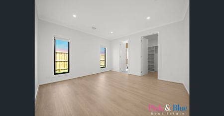 Upgarded Family Home for Rent! - Photo 3