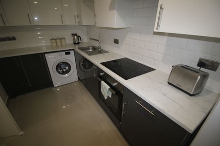 Flat 88, Samara Plaza, LS2 9DU, Leeds - Photo 3