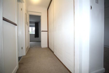 3 Bedroom House - Semi-Detached To Let - Photo 5