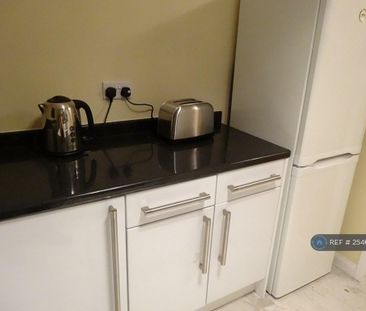 1 bedroom flat to rent - Photo 6