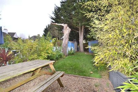 East Barnet Road, Barnet, EN4 - Photo 2